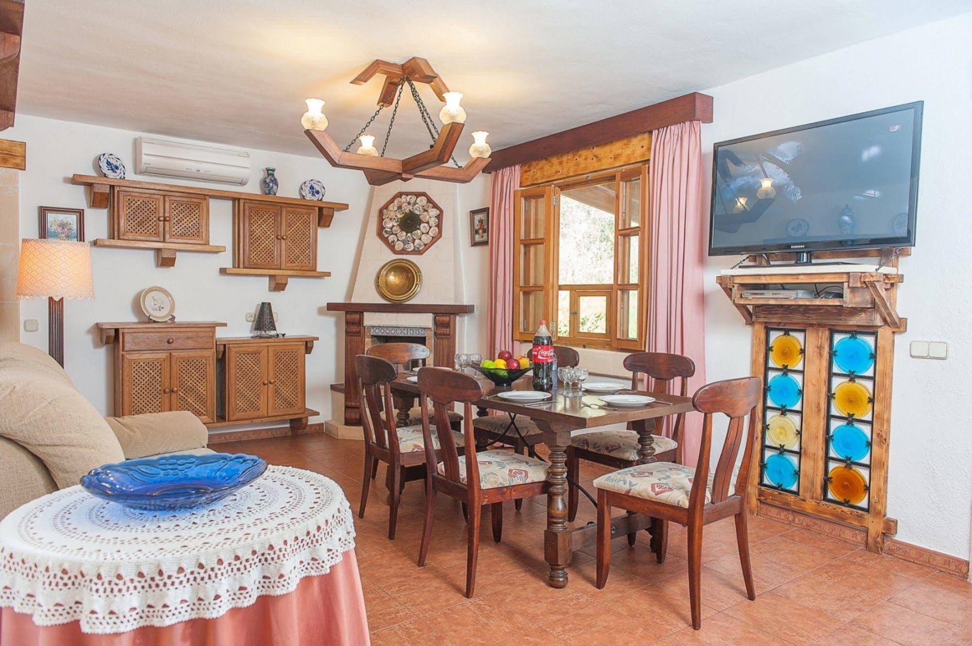 Els Pins Villa Crestatx Bagian luar foto