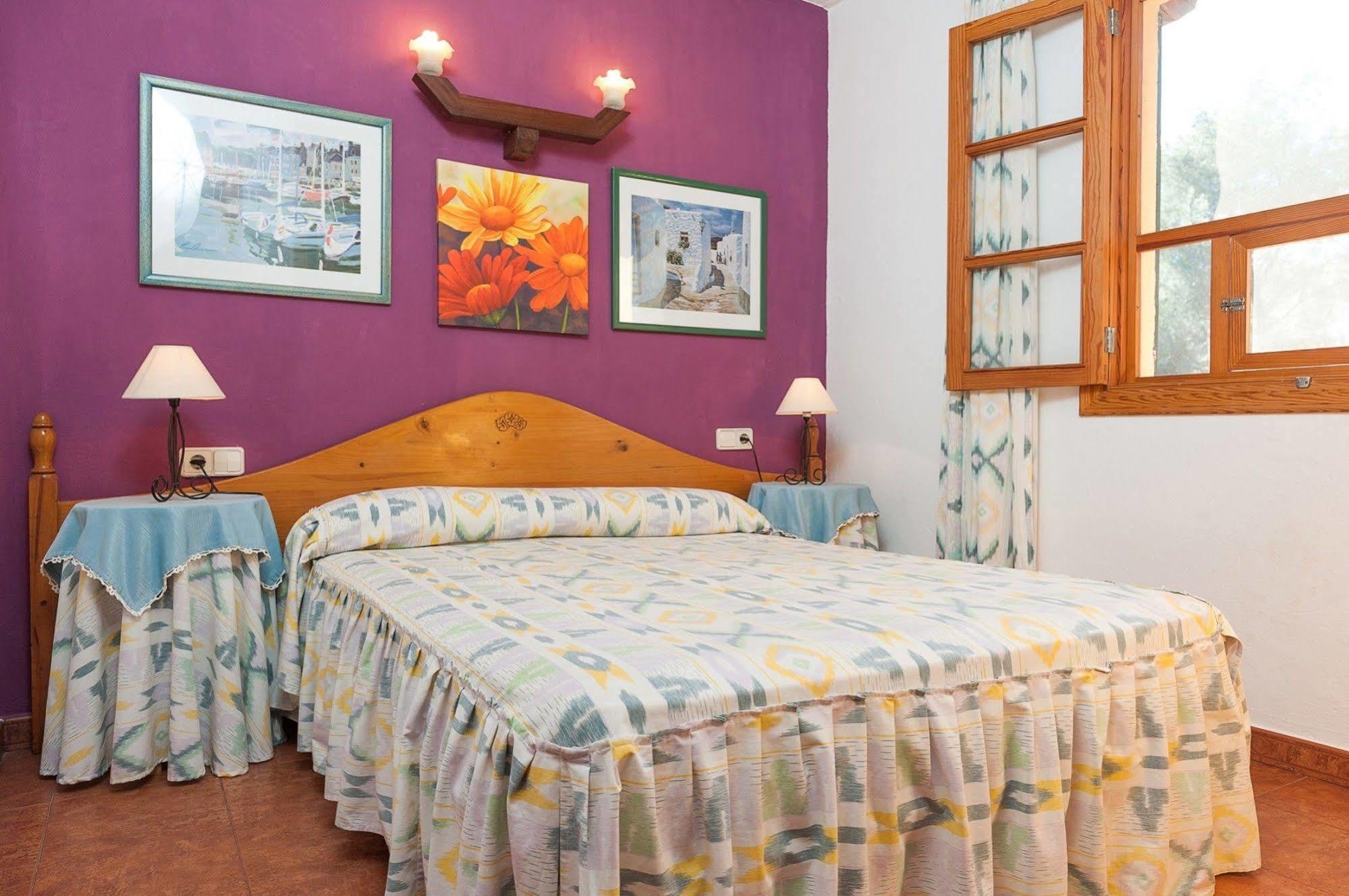 Els Pins Villa Crestatx Bagian luar foto