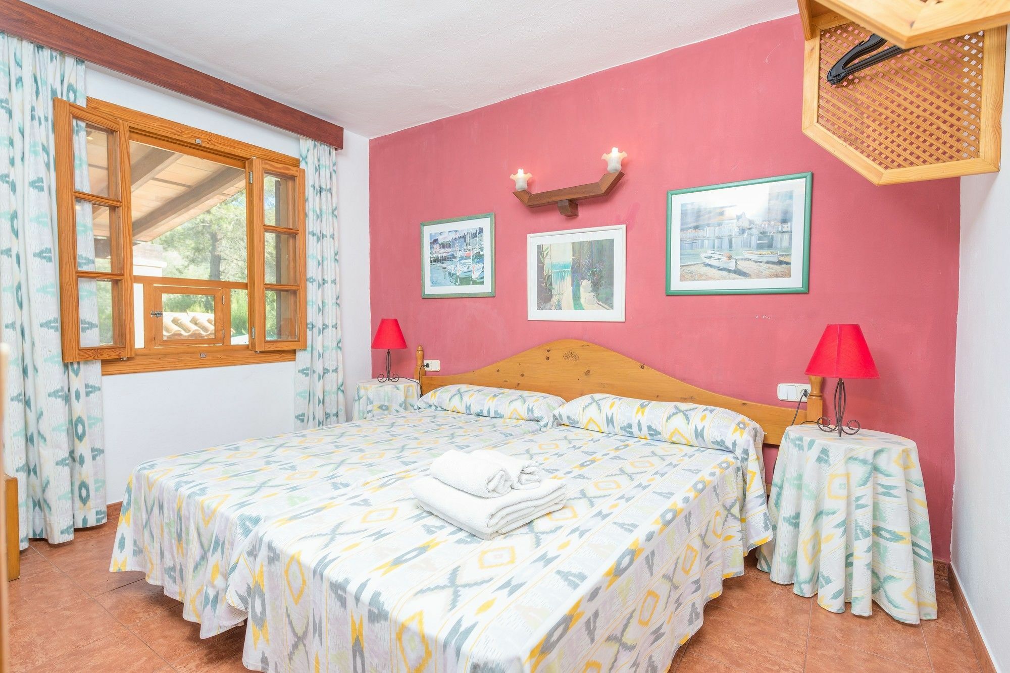 Els Pins Villa Crestatx Bagian luar foto